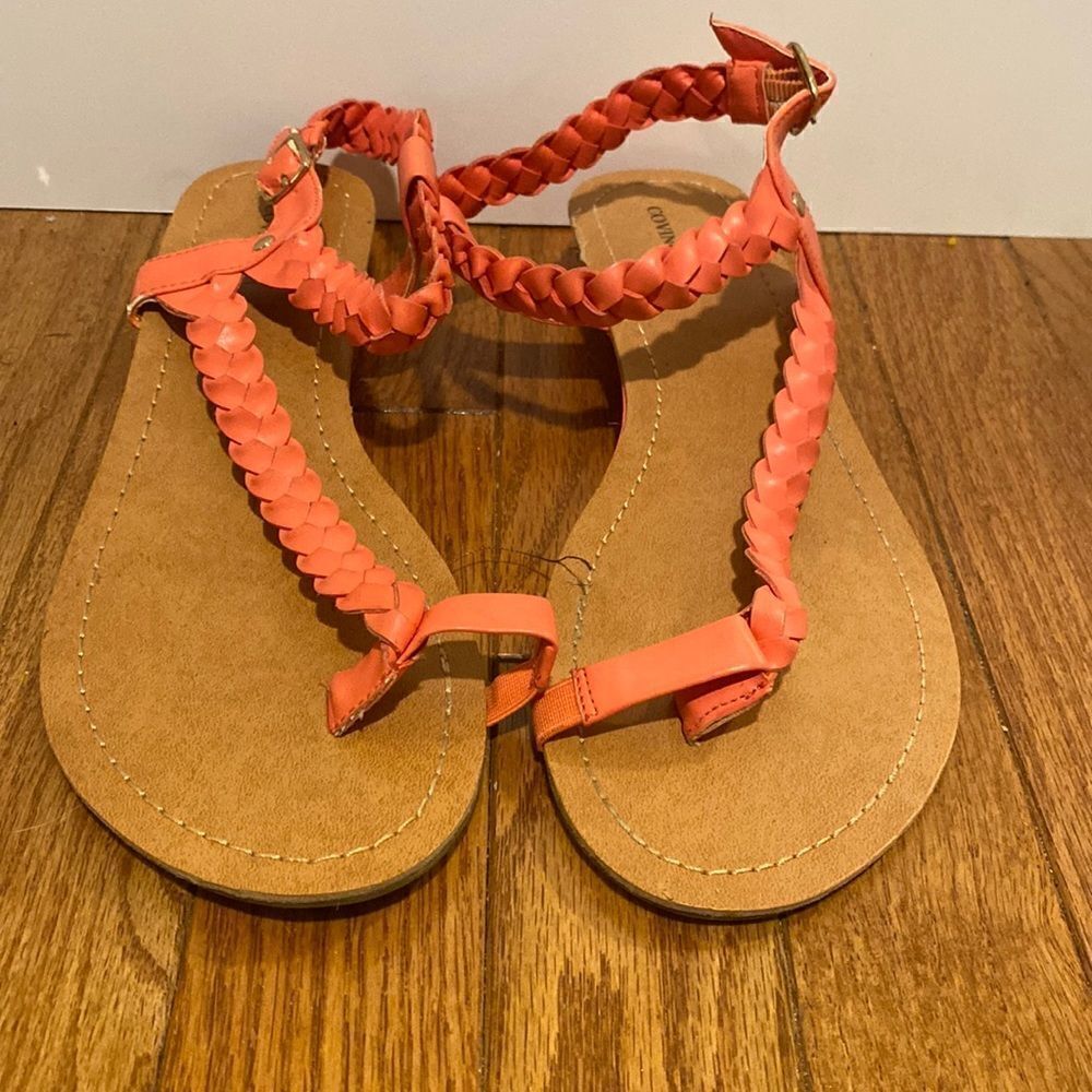 Peach Covington size 9.5 sandals